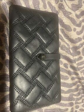 Kurt Geiger Black Leather Folded Wallet with Zipper Pocket